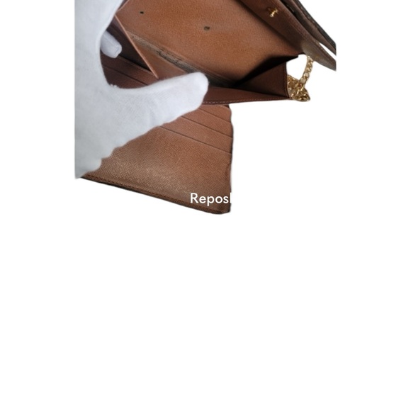 Louis VuittonMonogram International Trifold +insert and 26"chain - Picture 13 of 16